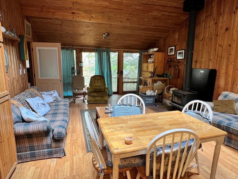 1019 Goshawk Crescent, Harcourt, Ontario, Canada photo 3