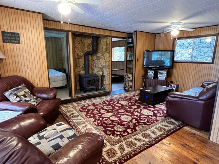 1097 Corylus Lane, Harcourt, Ontario, Canada photo 3