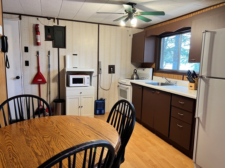 1097 Corylus Lane, Harcourt, Ontario, Canada photo 2