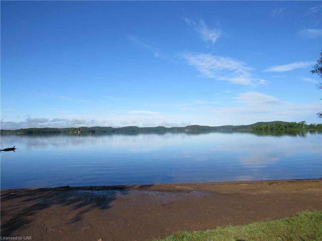 211 Madill Road, Katrine Ontario, Canada