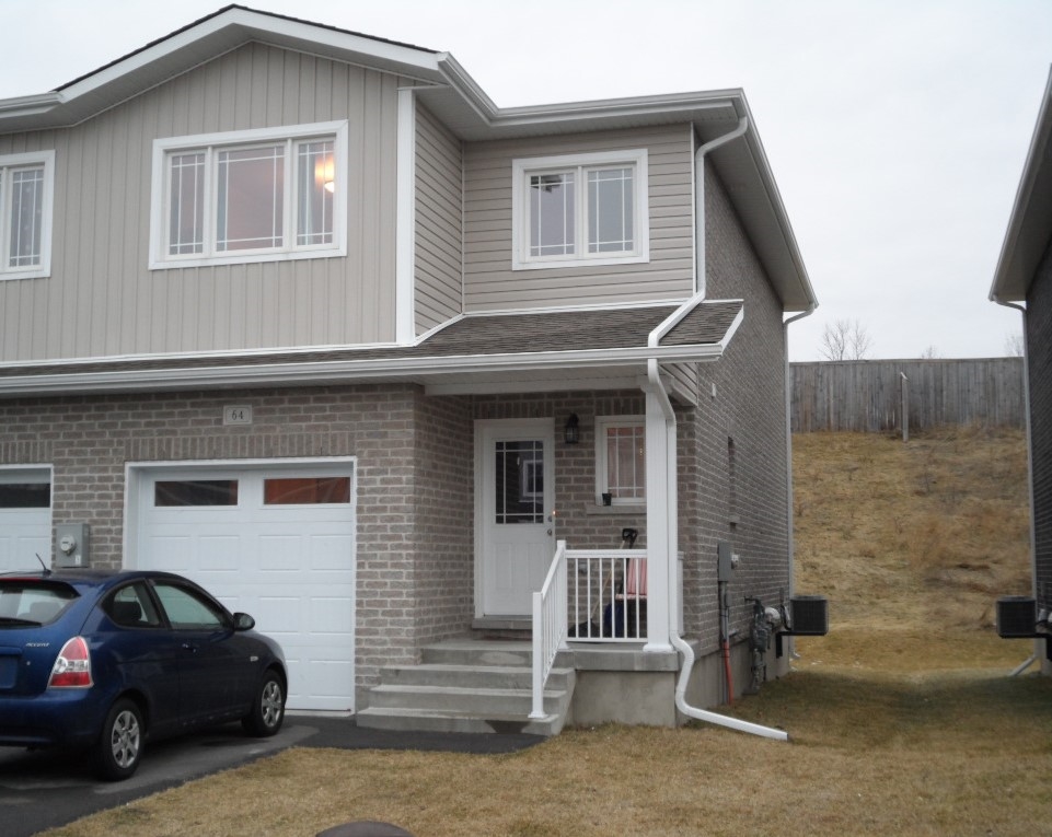 64 Amy Lynn Drive, Amherstview Ontario, Canada