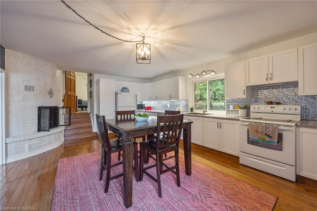4268 MELODY LODGE Lane, Seeley's Bay, Ontario, Canada