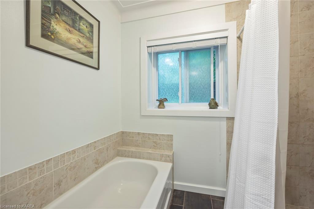 4268 MELODY LODGE Lane, Seeley's Bay, Ontario, Canada