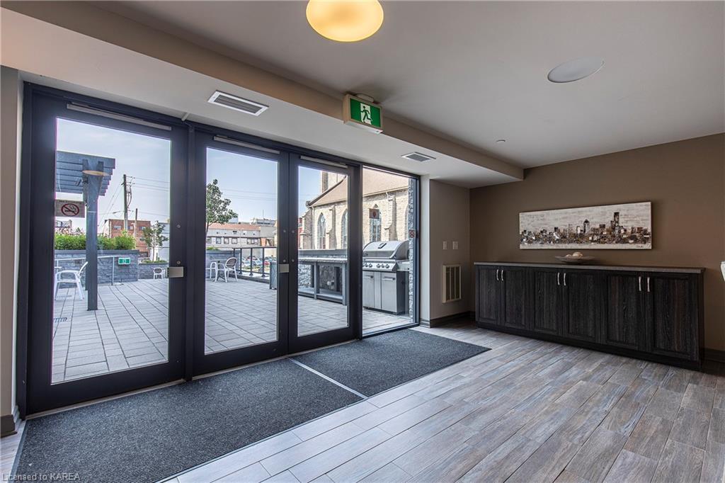 121 QUEEN Street Unit# 902, Kingston, Ontario, Canada