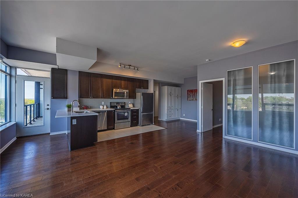 121 QUEEN Street Unit# 902, Kingston, Ontario, Canada