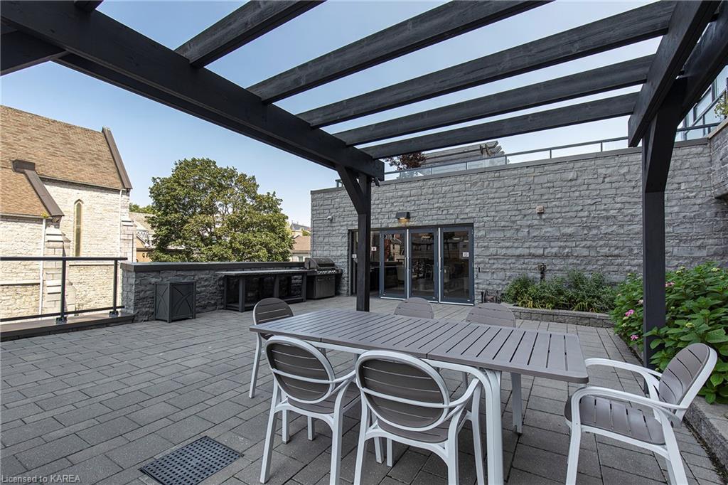 121 QUEEN Street Unit# 902, Kingston, Ontario, Canada