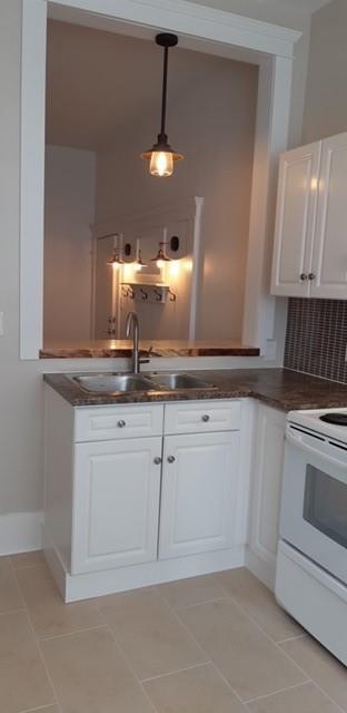 210-212 FRONT Street North, Sarnia, Ontario, Canada
