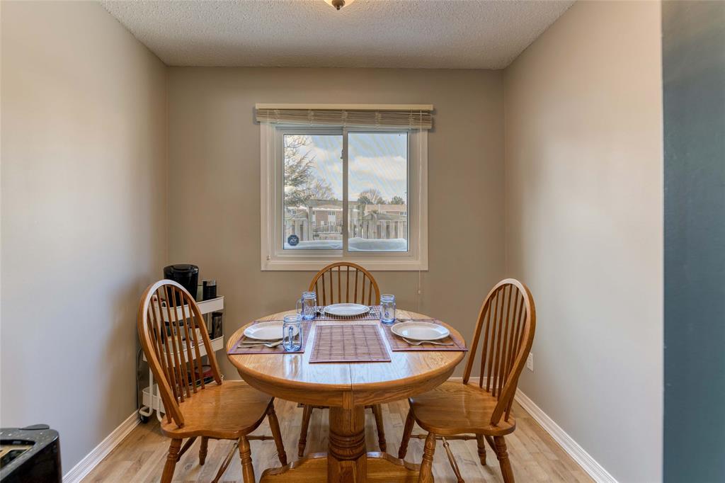 301 EDGEWOOD Street Unit# 8, Sarnia, Ontario, Canada