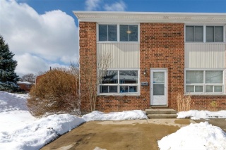 301 EDGEWOOD Street Unit# 8, Sarnia Ontario, Canada