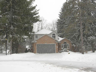 221 MARLA CT, Strathroy Ontario, Canada