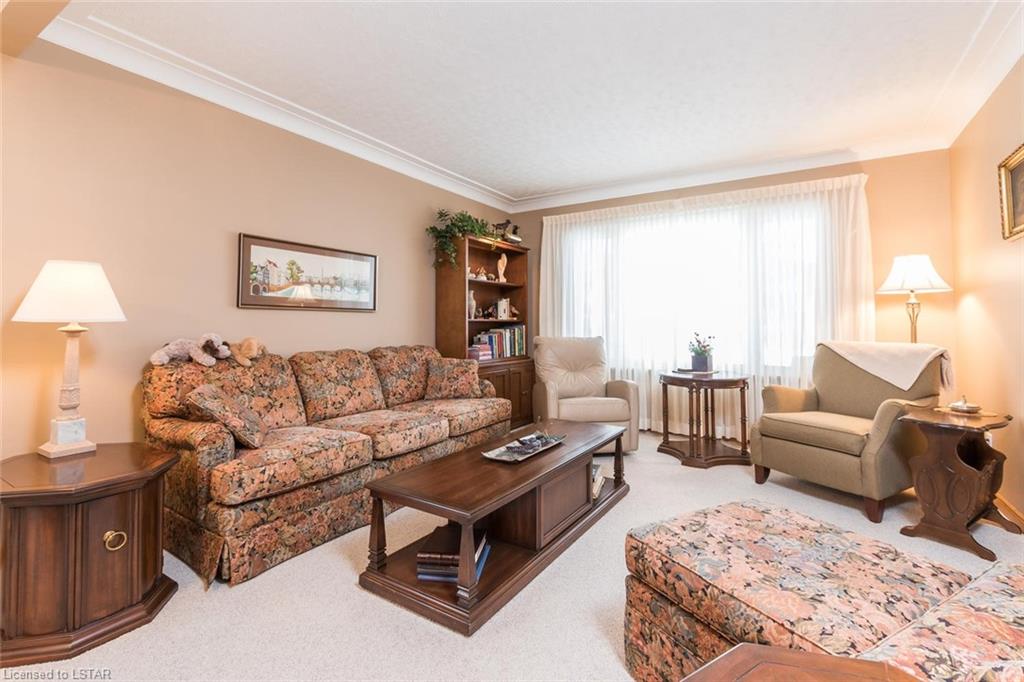 365 DRURY Lane, Strathroy Ontario, Canada