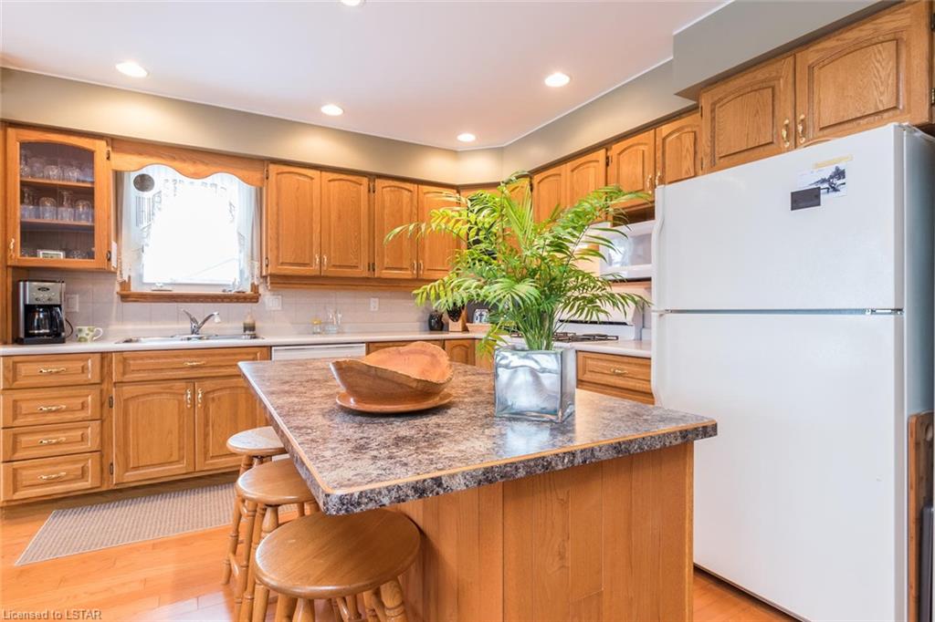 365 DRURY Lane, Strathroy Ontario, Canada