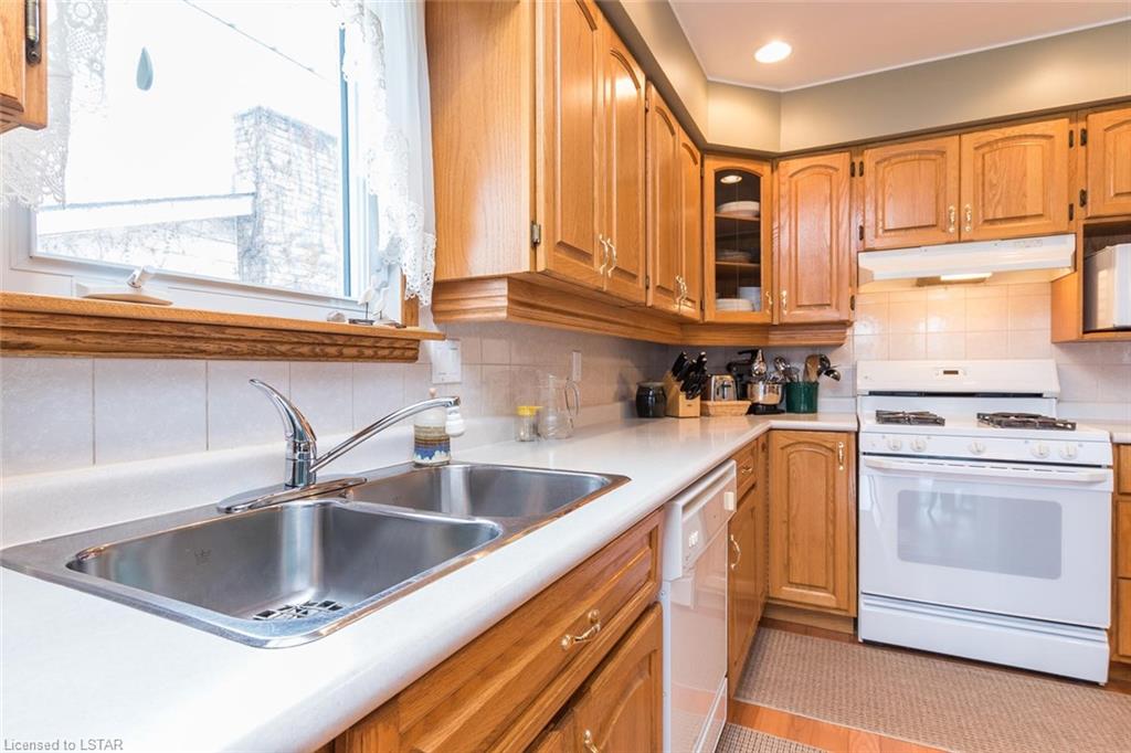 365 DRURY Lane, Strathroy Ontario, Canada