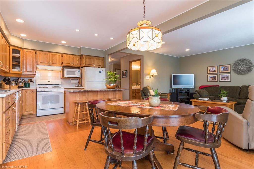 365 DRURY Lane, Strathroy Ontario, Canada