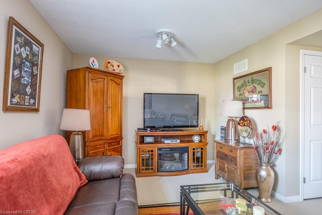 1600 MICKLEBOROUGH Drive Unit# 16, London Ontario, Canada
