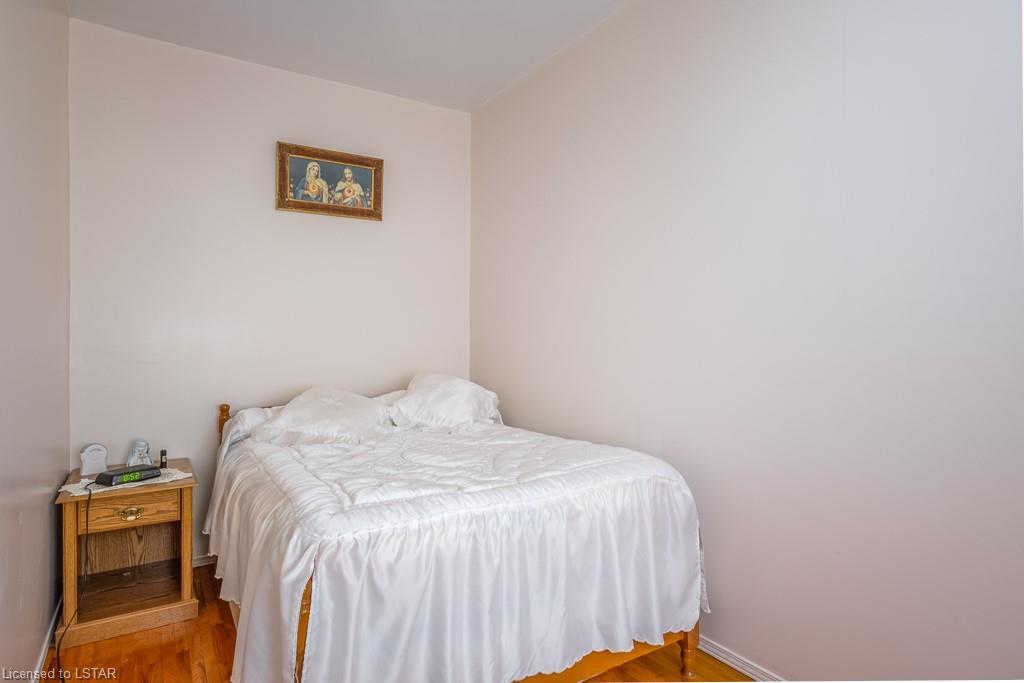 144 BURNS Street, Strathroy Ontario, Canada
