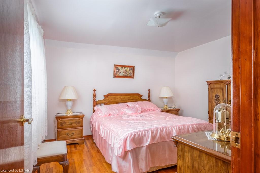 144 BURNS Street, Strathroy Ontario, Canada