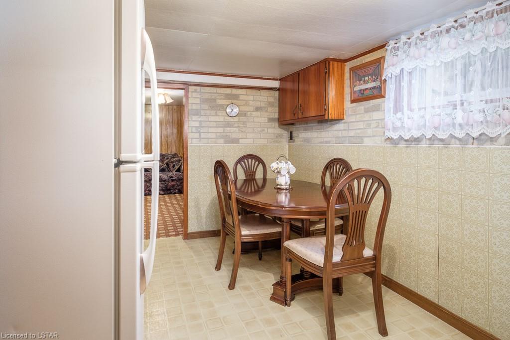 144 BURNS Street, Strathroy Ontario, Canada