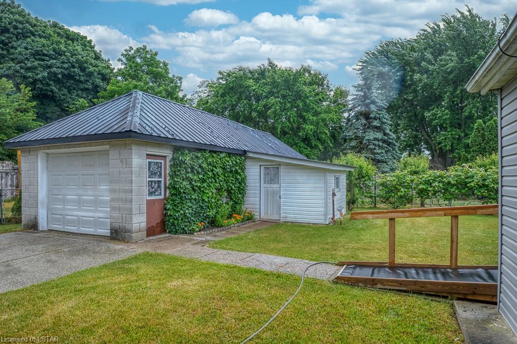 144 BURNS Street, Strathroy Ontario, Canada