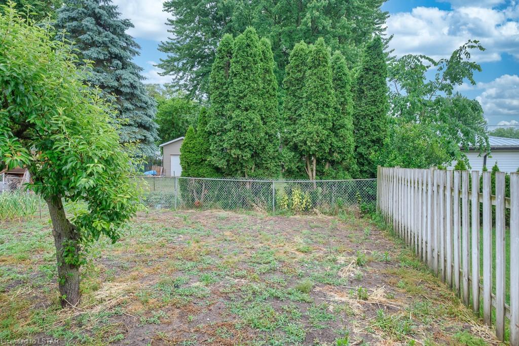 144 BURNS Street, Strathroy Ontario, Canada