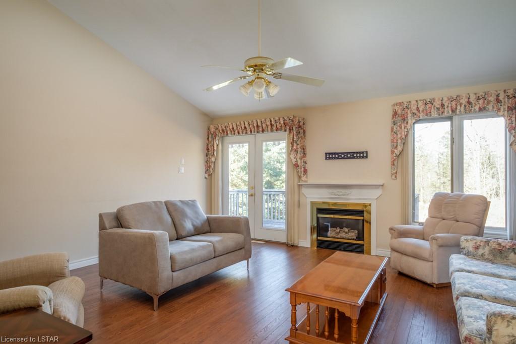 307 METCALFE Street E Unit# 10, Strathroy Ontario, Canada