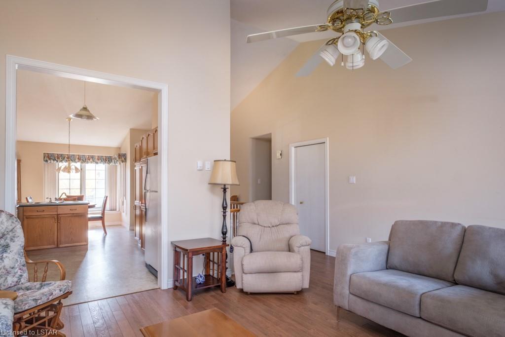 307 METCALFE Street E Unit# 10, Strathroy Ontario, Canada