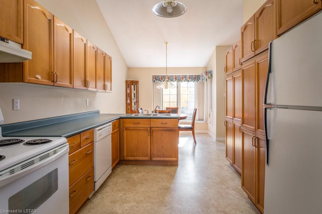 307 METCALFE Street E Unit# 10, Strathroy Ontario, Canada