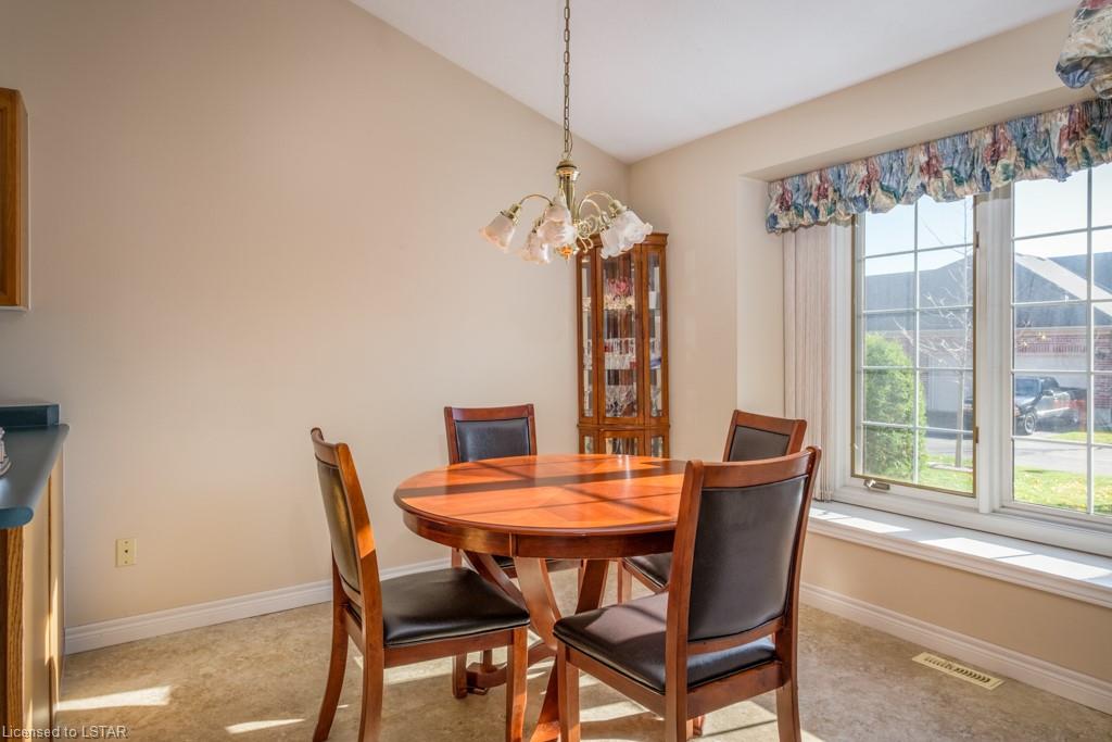 307 METCALFE Street E Unit# 10, Strathroy Ontario, Canada