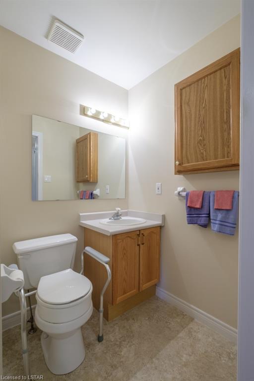 307 METCALFE Street E Unit# 10, Strathroy Ontario, Canada