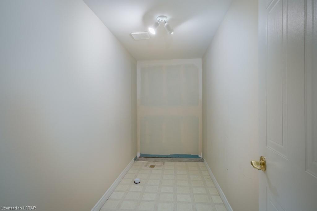 307 METCALFE Street E Unit# 10, Strathroy Ontario, Canada