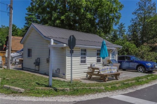 33 OAK Street, Grand Bend Ontario, Canada