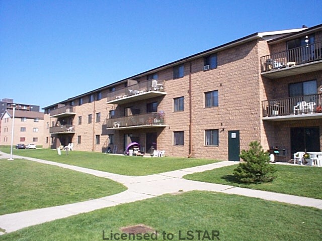 1588 ERNEST AV 110, London Ontario, Canada