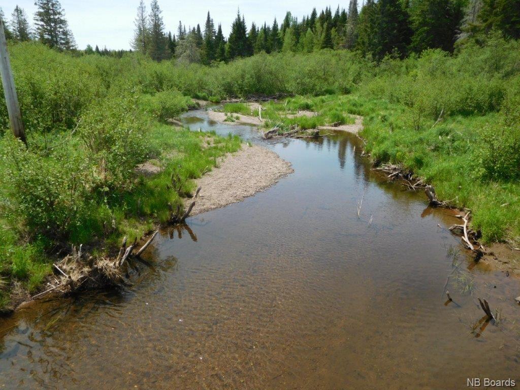 - Lakefield Road, Poodiac New Brunswick, Canada