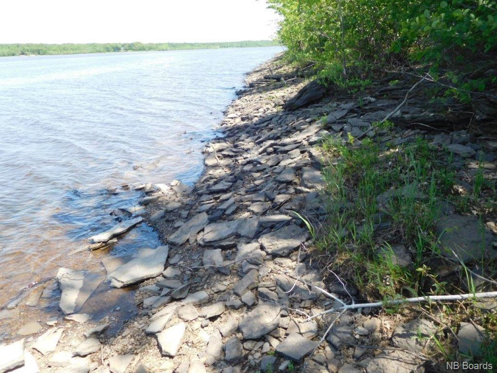 - Scenic Narrows Boulevard, Cambridge Narrows New Brunswick, Canada
