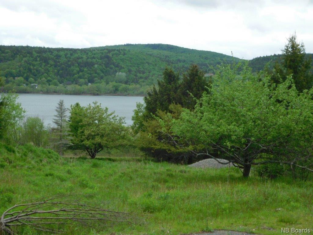 - Darlings Island Road, Darlings Island, New Brunswick, Canada