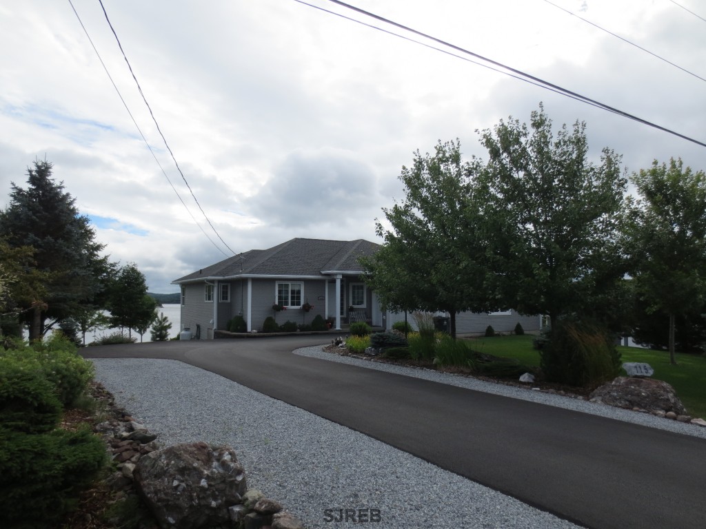 115 RIVERSHORE DRIVE, Saint John New Brunswick, Canada