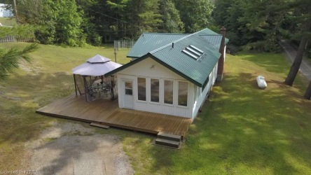 28 Fire Route 375 Township, Kinmount Ontario, Canada