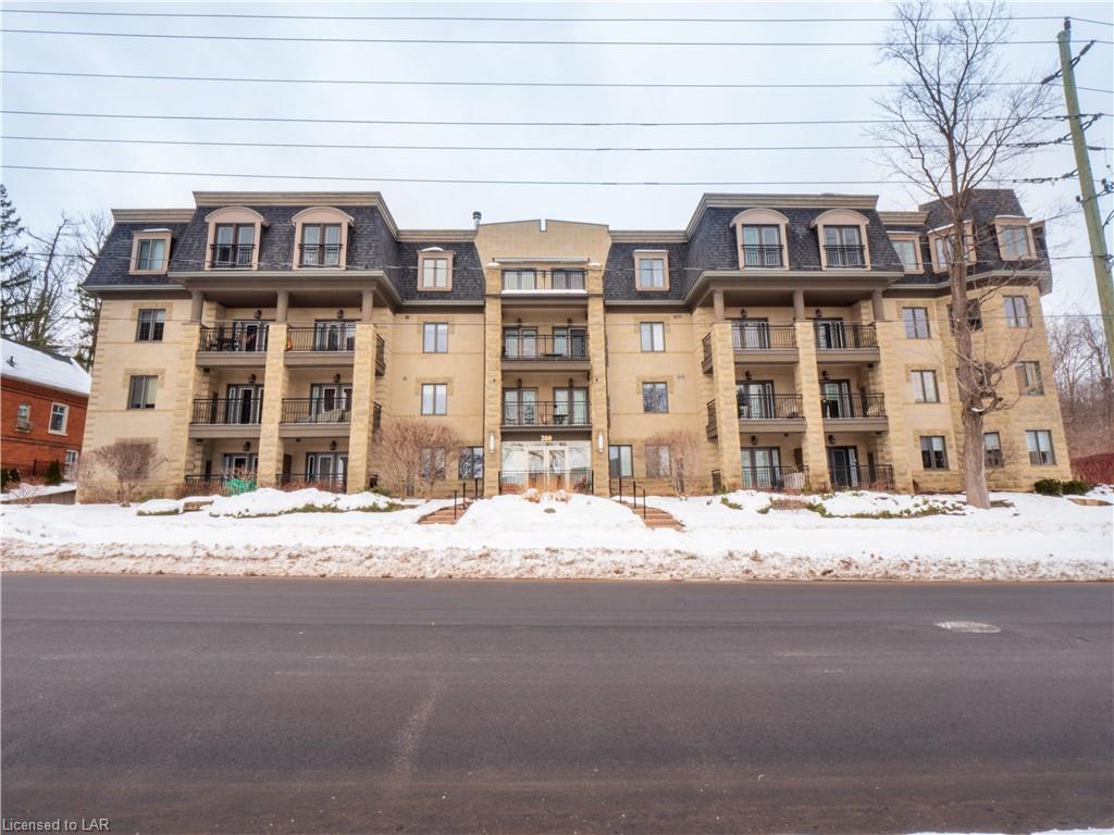 200 COLLIER Street, Barrie, Ontario, Canada