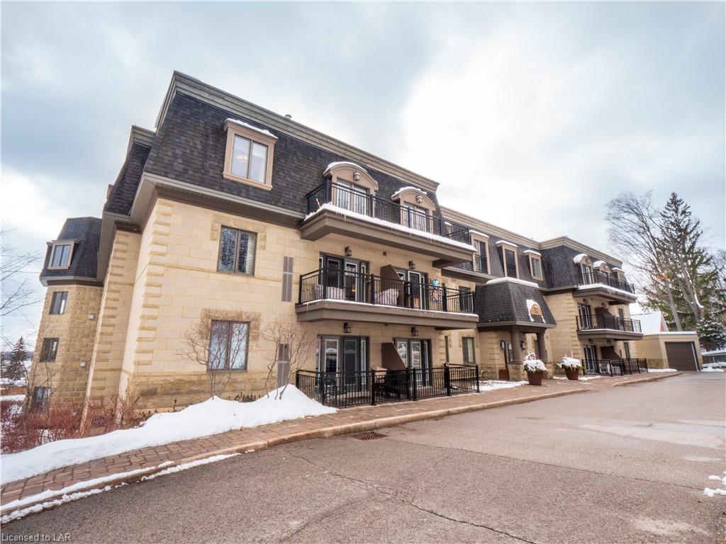 200 COLLIER Street, Barrie, Ontario, Canada