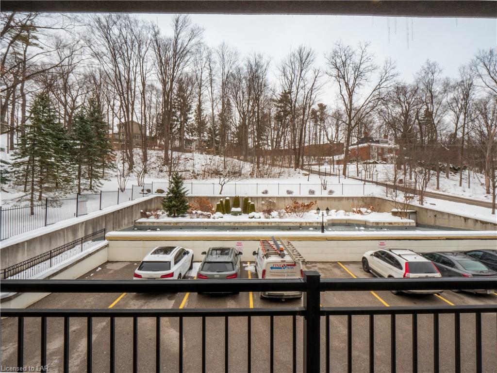 200 COLLIER Street, Barrie, Ontario, Canada