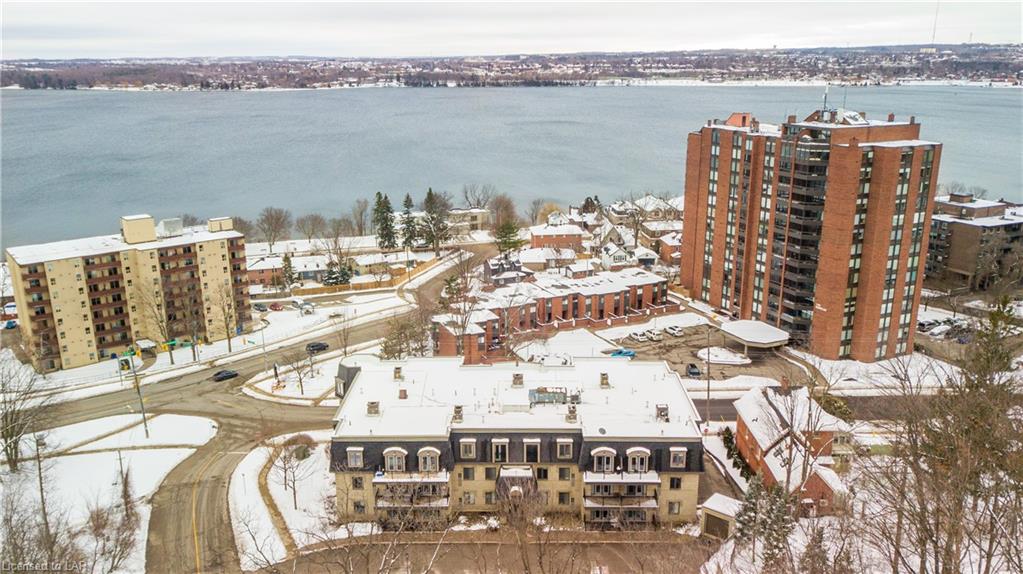 200 COLLIER Street, Barrie, Ontario, Canada