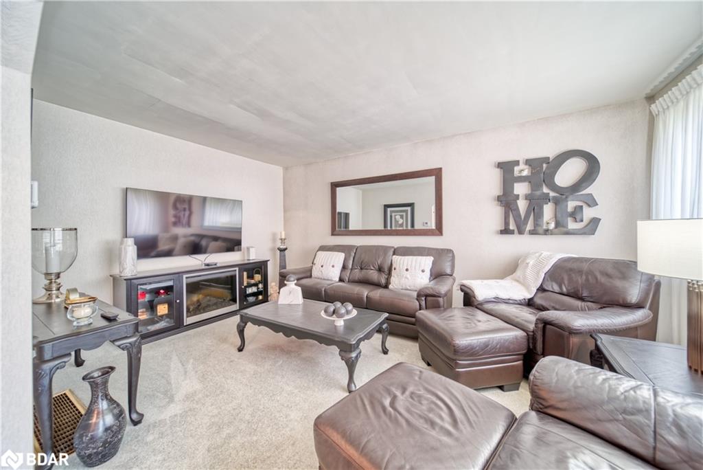 380 PARKHURST Crescent, Orillia, Ontario, Canada