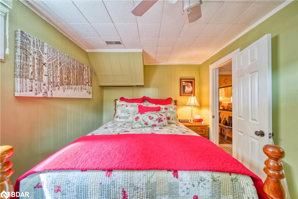 380 PARKHURST Crescent, Orillia, Ontario, Canada