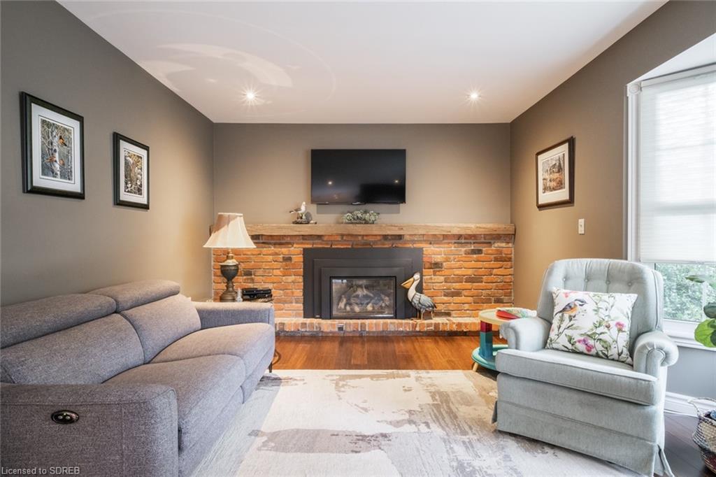 4 DOUGLAS Avenue, Simcoe, Ontario, Canada