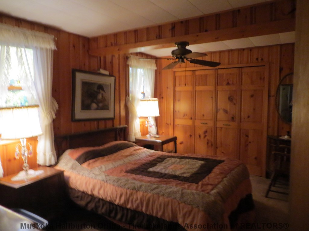1043 AUTUMN LANE, Haliburton, Ontario, Canada