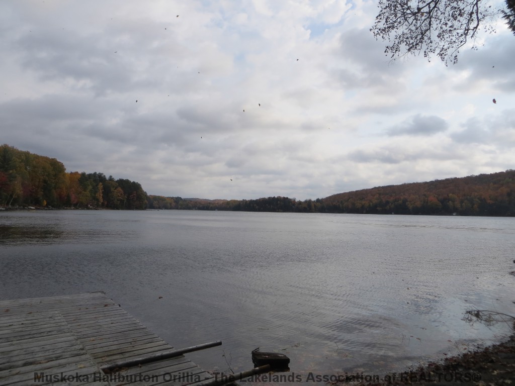 1043 AUTUMN LANE, Haliburton, Ontario, Canada