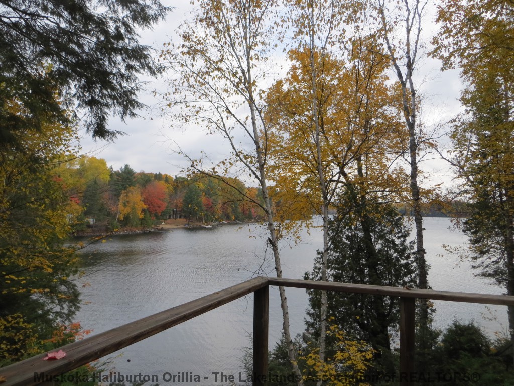 1043 AUTUMN LANE, Haliburton, Ontario, Canada