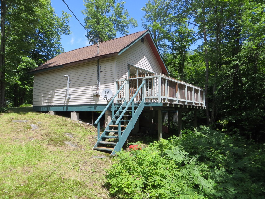 1377 DARDANELLES RD, Haliburton, Ontario, Canada