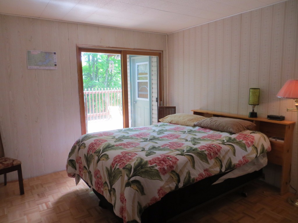 1377 DARDANELLES RD, Haliburton, Ontario, Canada