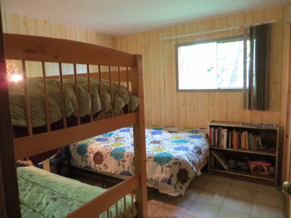 1377 DARDANELLES RD, Haliburton, Ontario, Canada